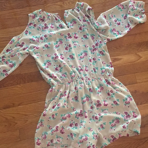 Romper - Picture 5 of 5